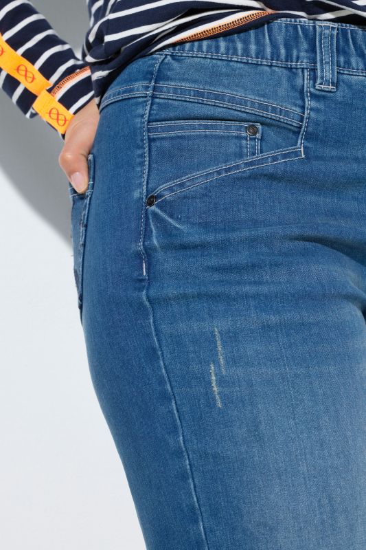 Wide Leg Cuffed Jeans