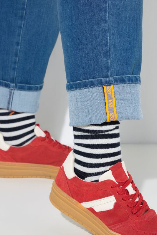 Wide Leg Cuffed Jeans