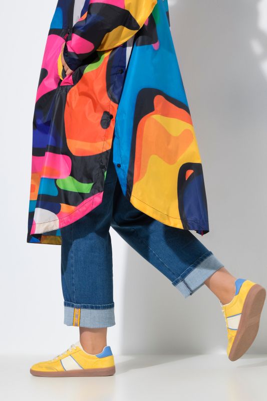 Дъждобран в светли тонове