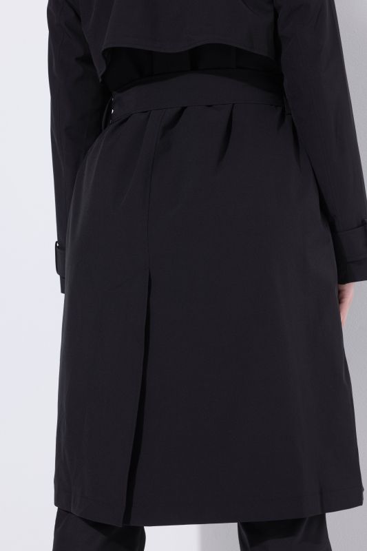 Тренчкот със сатенена подплата