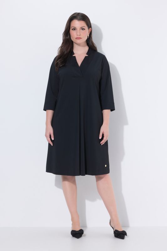 Рокля с класическа визия