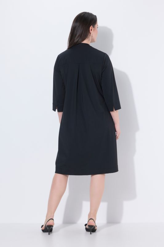 Рокля с класическа визия