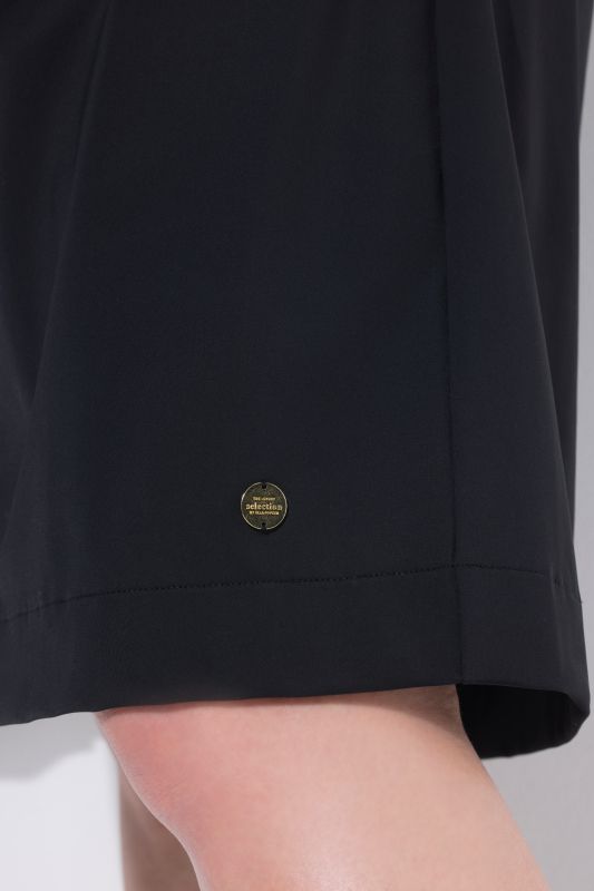 Рокля с класическа визия