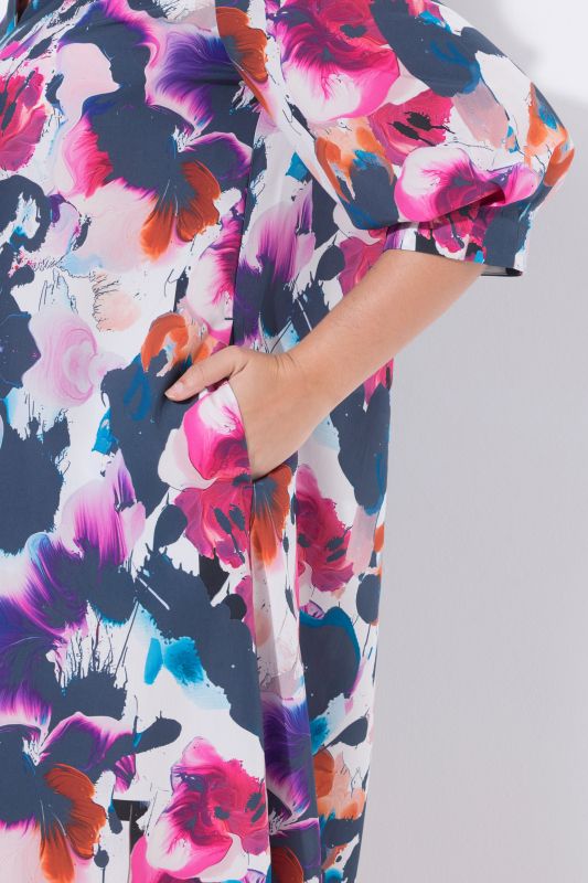 Рокля от лиосел с цветя