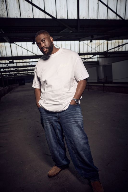 Тениска STHUGE с надписи