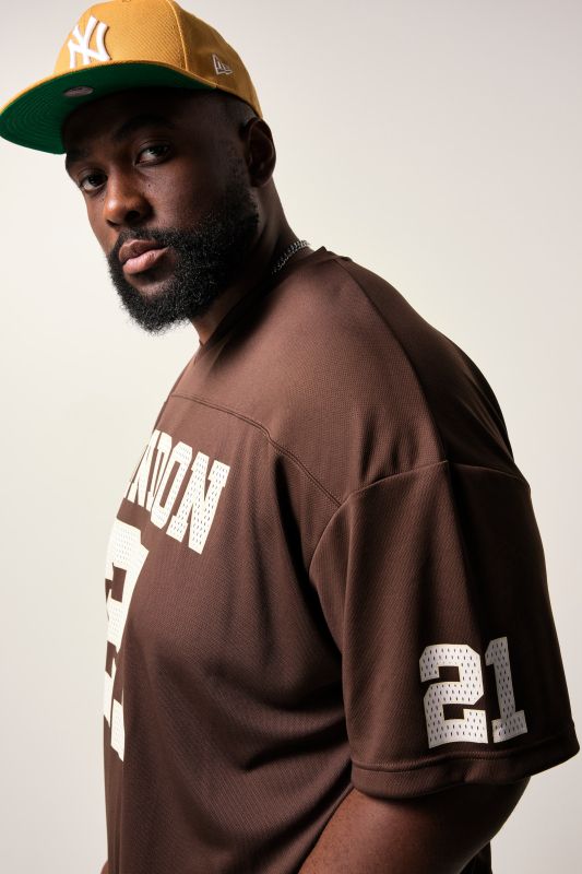 Тениска с надпис STHUGE