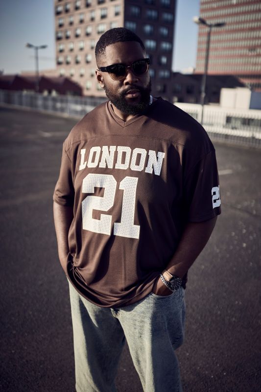 Тениска с надпис STHUGE