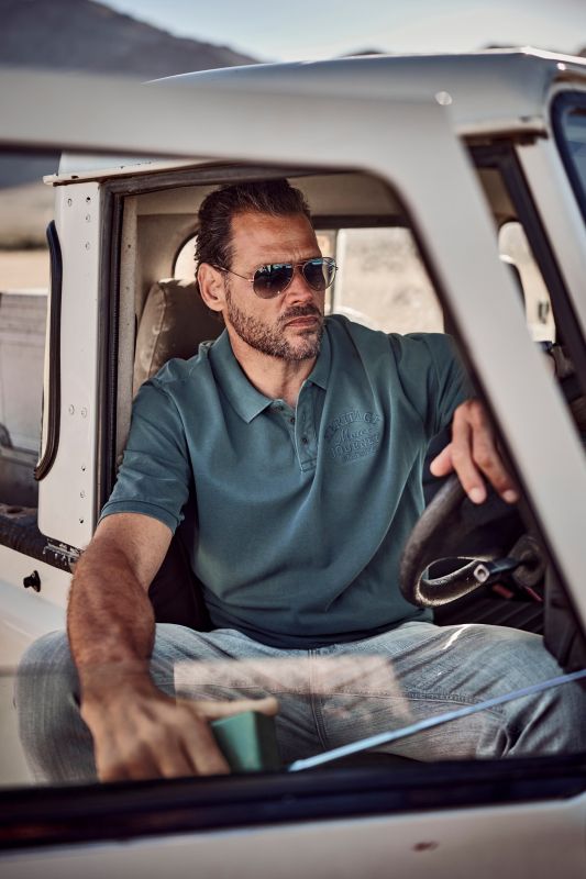 Belly fit polo shirt