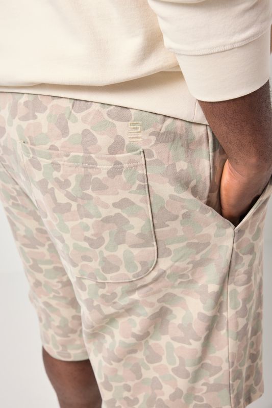 Бермуди с връзки