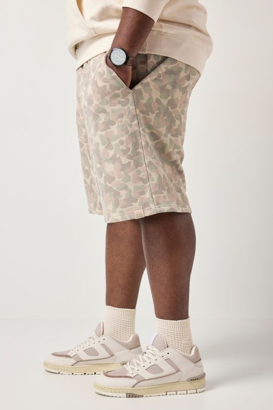 Бермуди с връзки