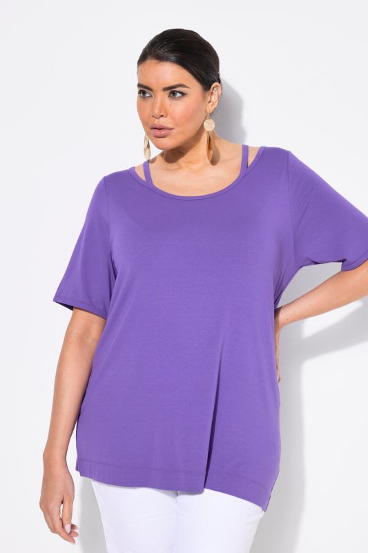 Тениска с изрязано деколте