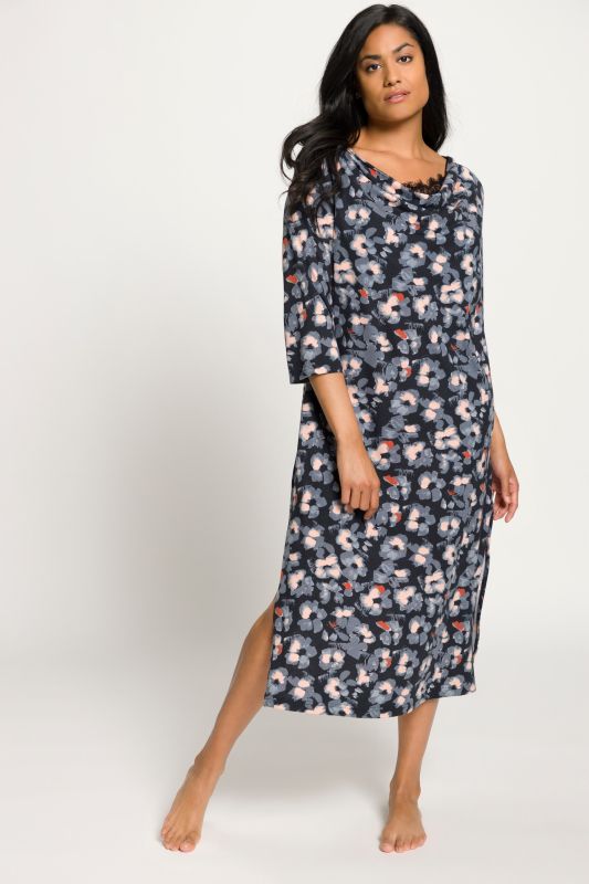 Памучна нощница в сиво на цветя с дантелени детайли