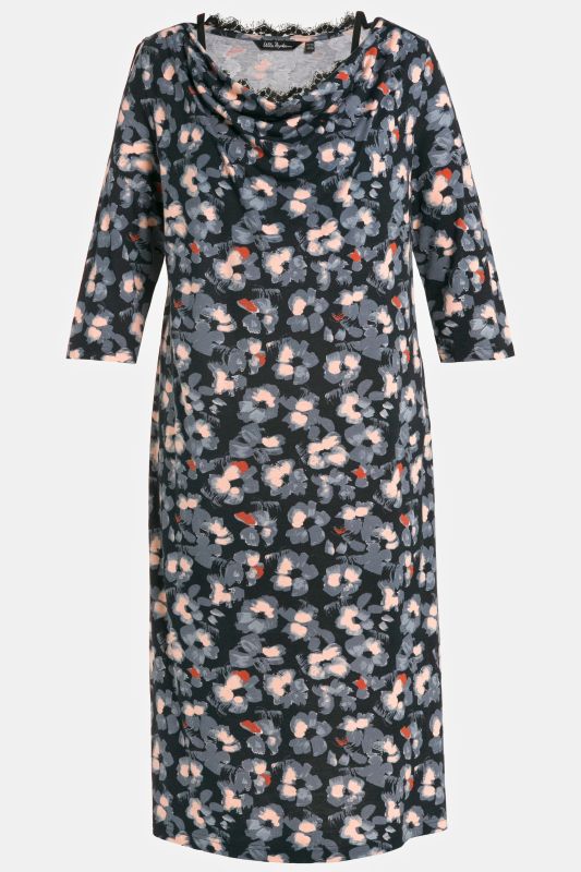 Памучна нощница в сиво на цветя с дантелени детайли