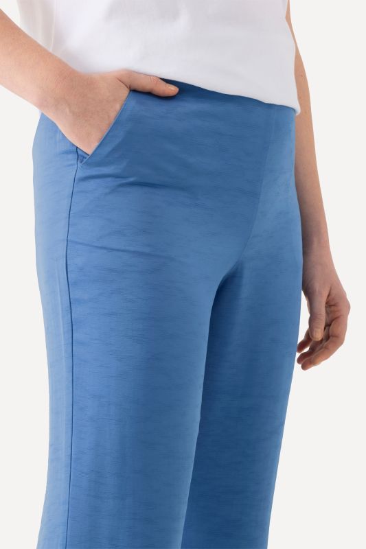 Панталон елегантен