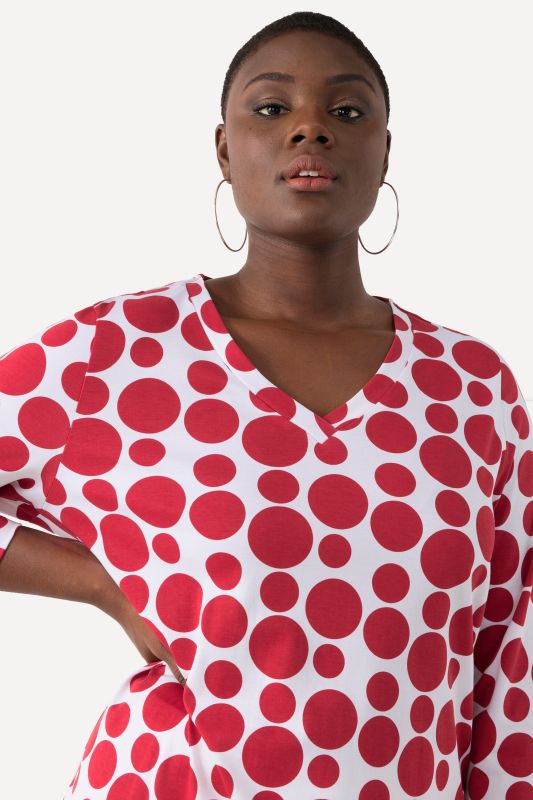 Тениска с принт на точки