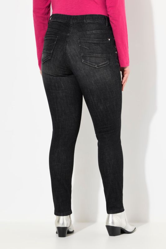 Дънки с прани акценти