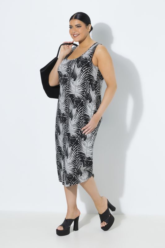 Рокля с абстрактни вълни