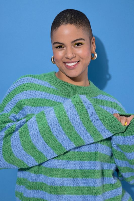 Пуловер с райета пухкав