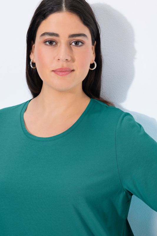 Essential Round Neck Stretch Tee