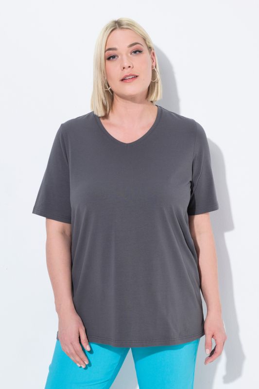 Essential V-Neck Stretch Tee