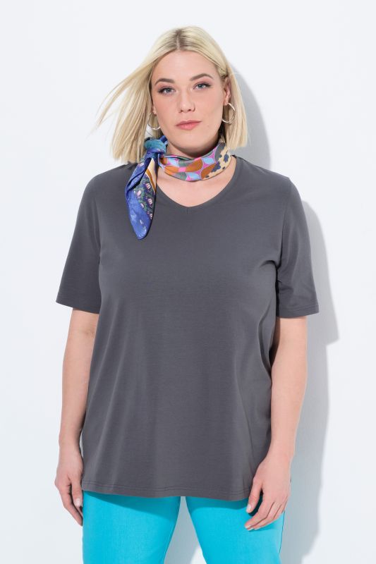Essential V-Neck Stretch Tee