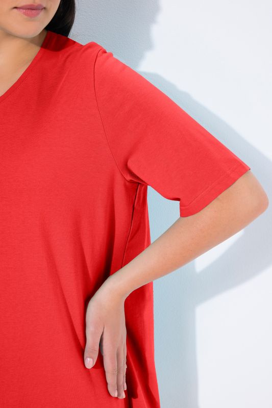 Essential V-Neck Stretch Tee