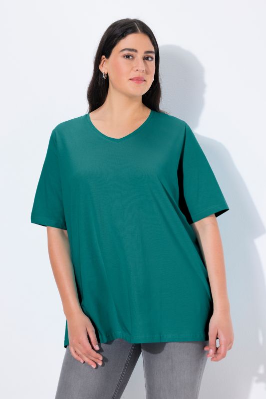 Essential V-Neck Stretch Tee