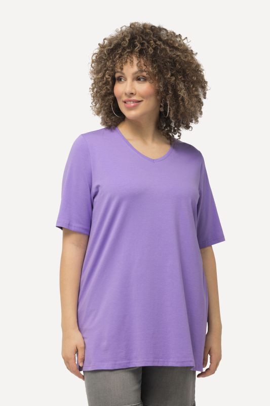 Essential V-Neck Stretch Tee
