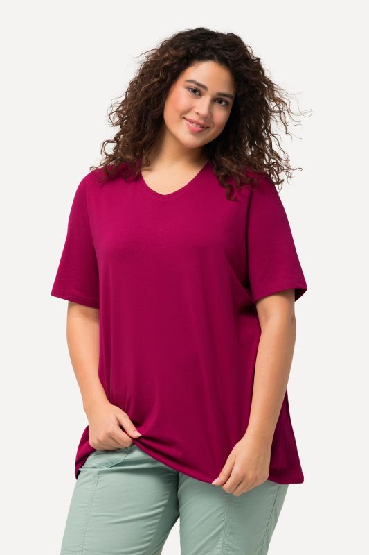 Essential V-Neck Stretch Tee