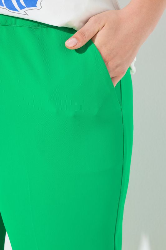 Панталон с прав силует