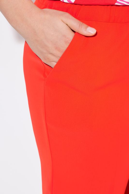 Панталон с прав силует