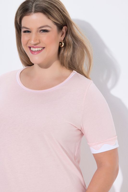 Нощница с дантелен мотив