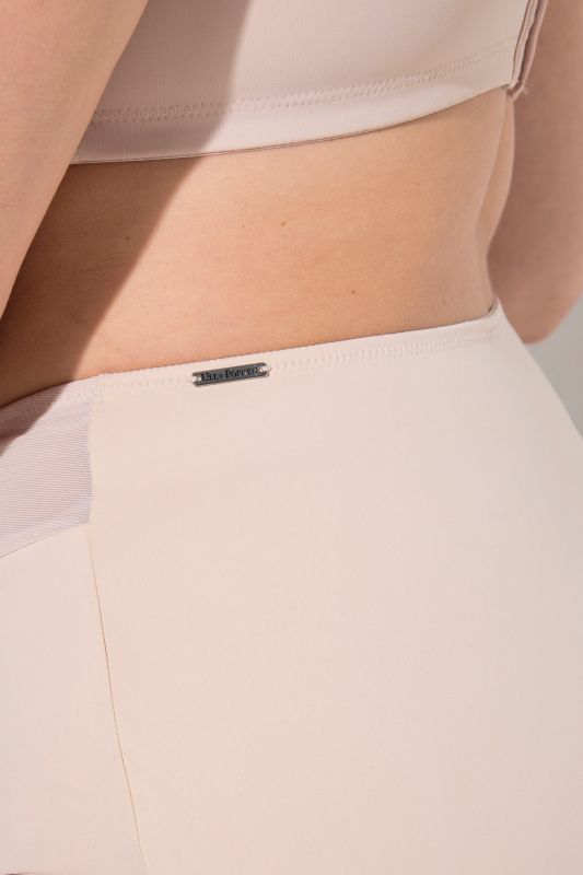 Бикини оформящи с мрежест акцент