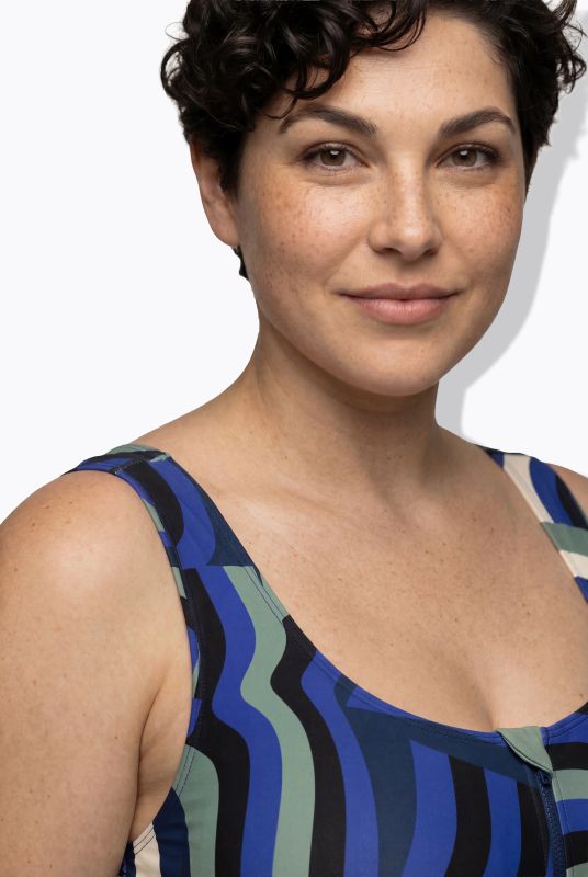 Бански с ретро принт и крачоли