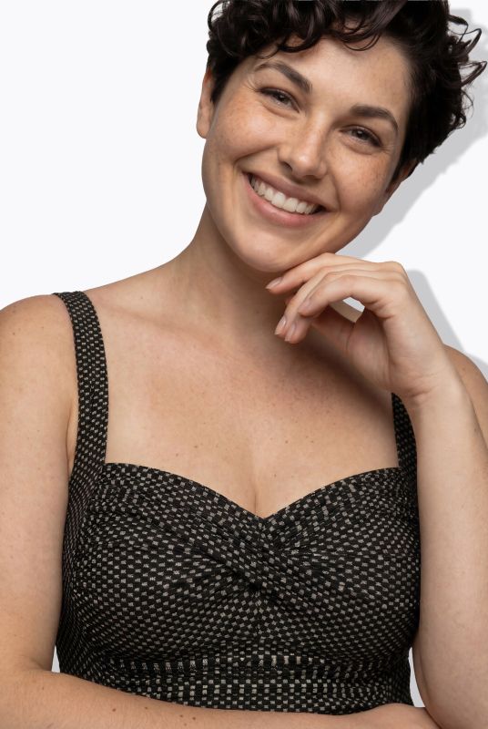 Бански с драперия и метален блясък