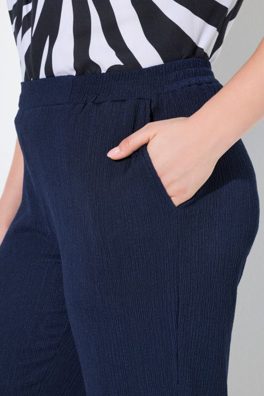 Lightly Textured Wide Leg Pants