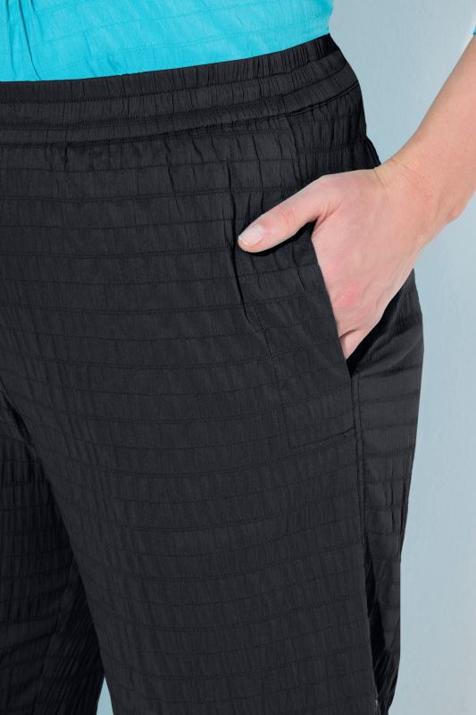 Textured Elastic Waist Cropped Pants