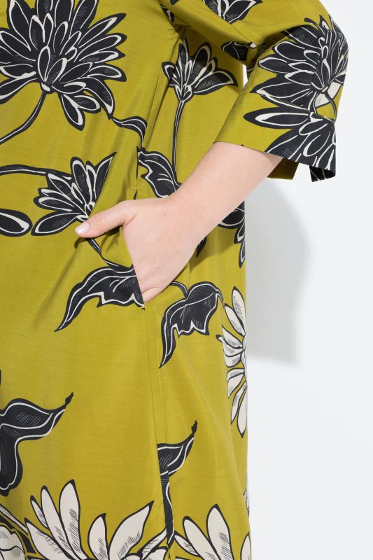 Vibrant Flower Print 3/4 Sleeve Midi Dress