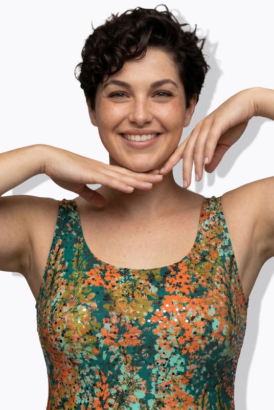 Бански с точки и цветя