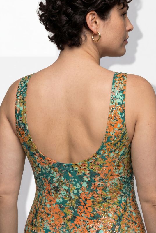 Бански с точки и цветя