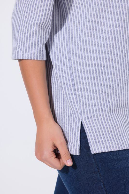 Пуловер с вертикални райета