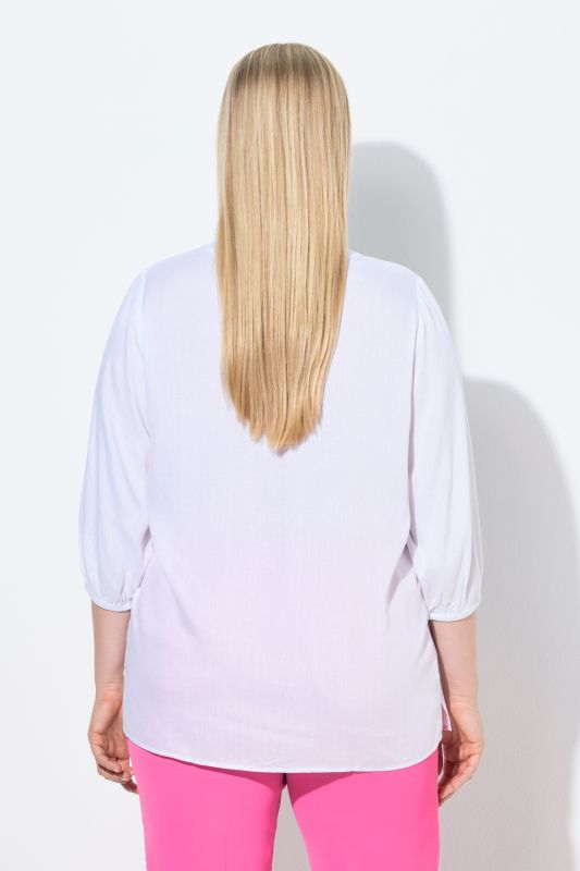 Блуза с плисиран акцент