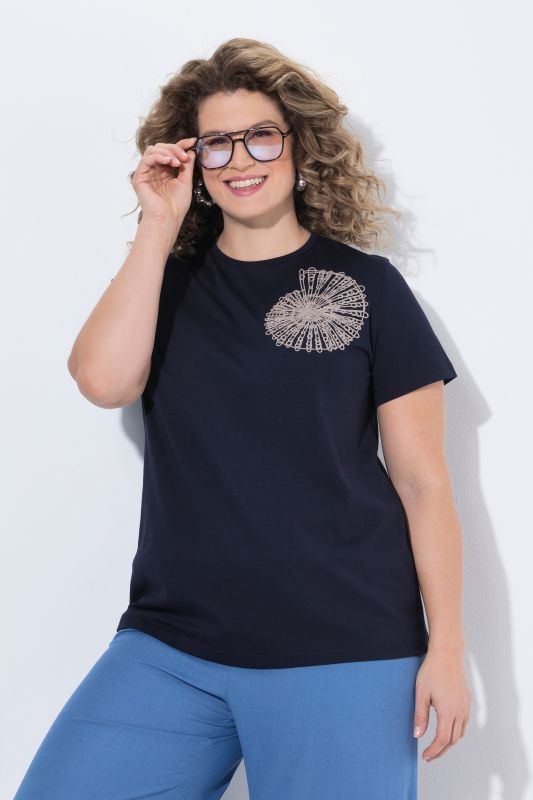 Тениска с бродерия на раковина