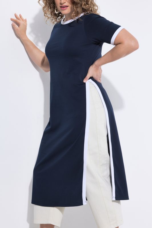 Тениска дълга с раиран акцент