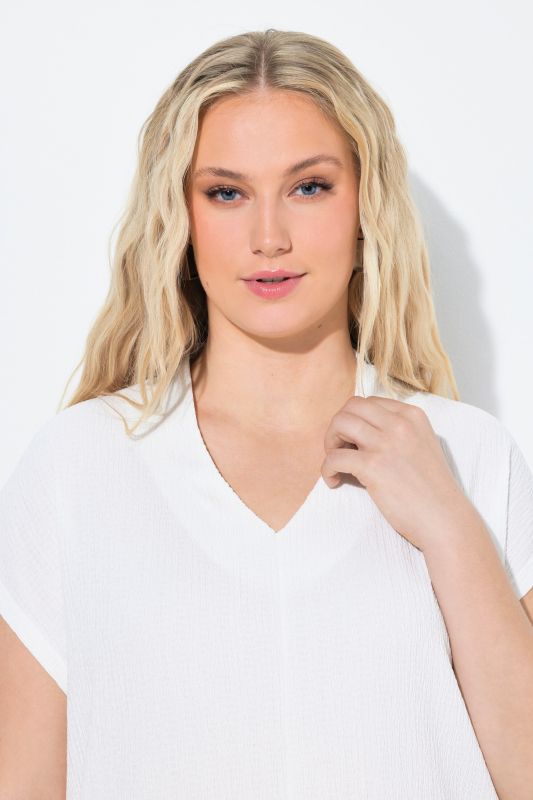 Тениска с изправена яка