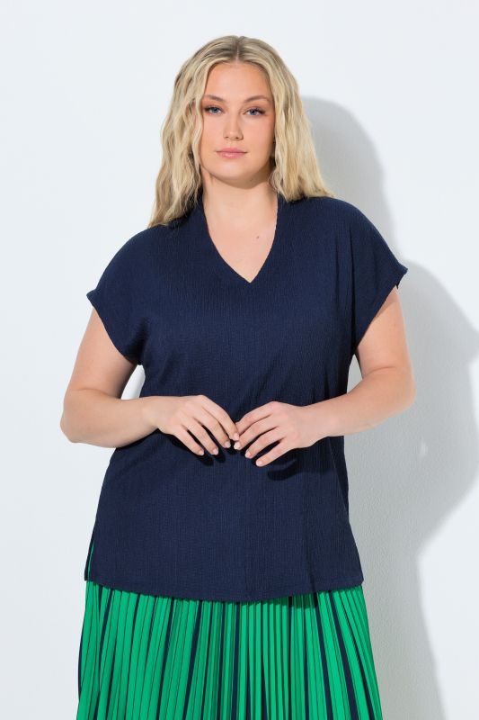 Тениска с изправена яка