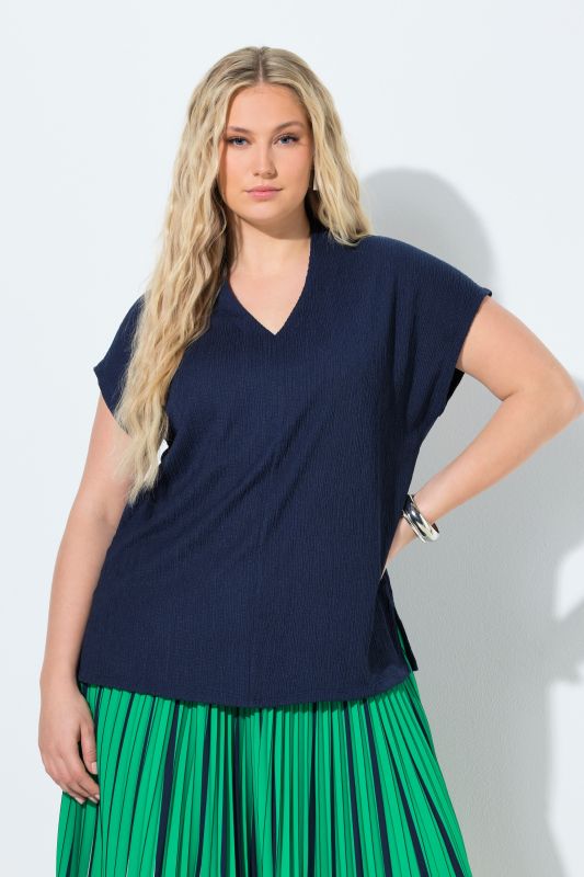 Тениска с изправена яка