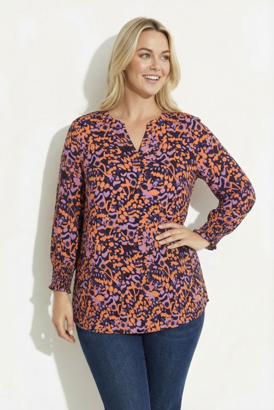 Блуза с принт на пеперуди