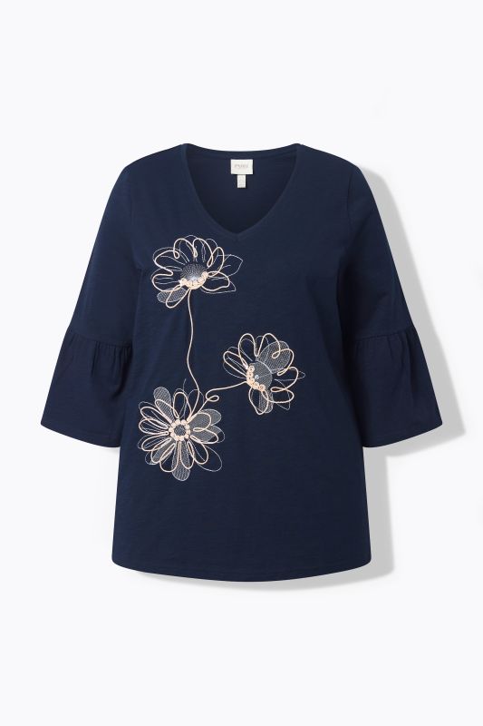 Тениска с бродирани цветя