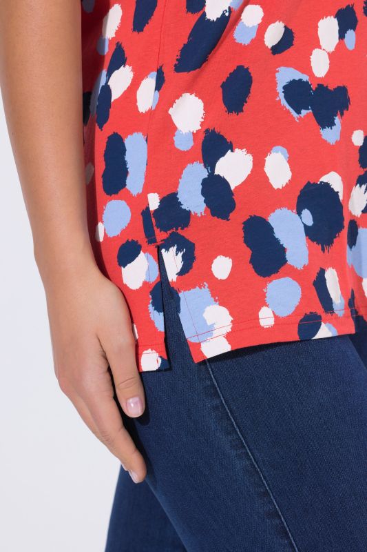 Тениска с цветни точки